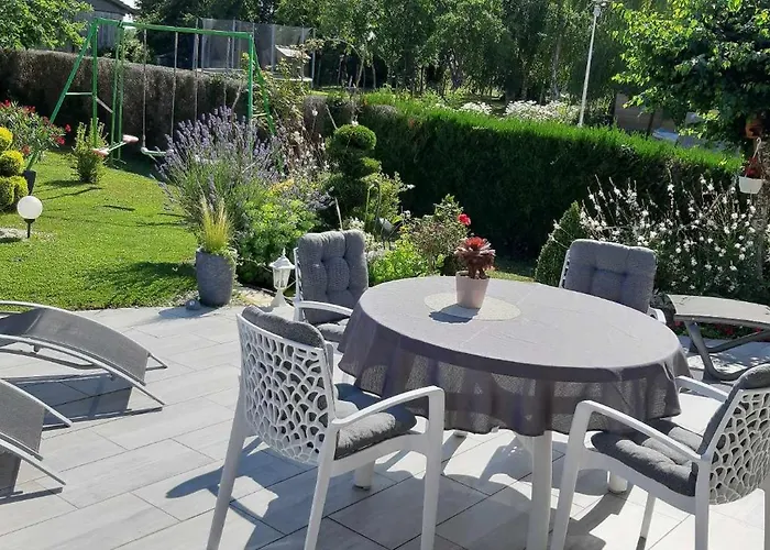 Nuit Champenoise Confort Homestay Louze
